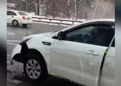 Эвакуировался с эвакуатора: видео